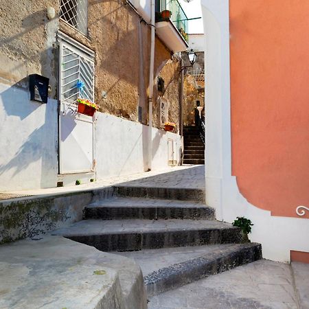 Amore Rentals - Casa Barbera B Positano Exterior photo
